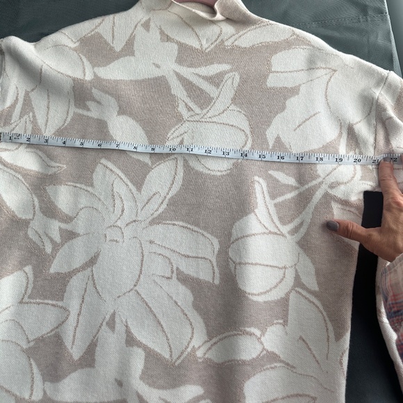 Tahari Beige and Cream Floral Jacquard Mock Neck Sweater - Picture 9 of 9